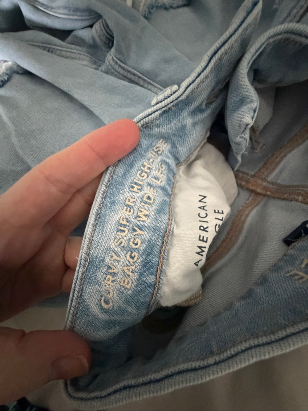 American Eagle Outfitters Light Wash Boyfriend Baggy Jeans